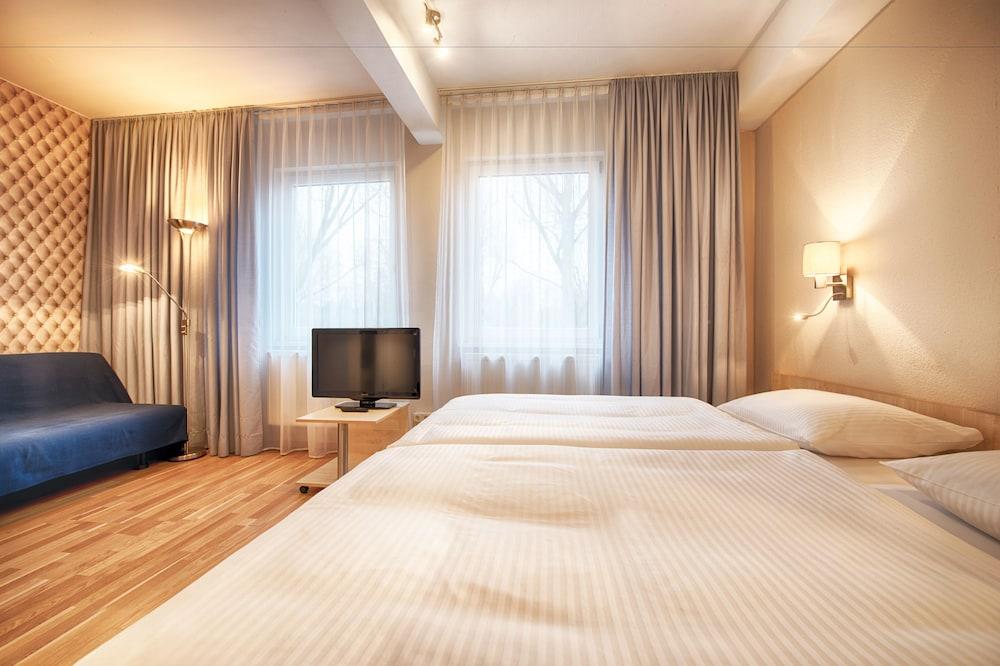 Enjoy Hotel Berlin City Messe Exterior photo